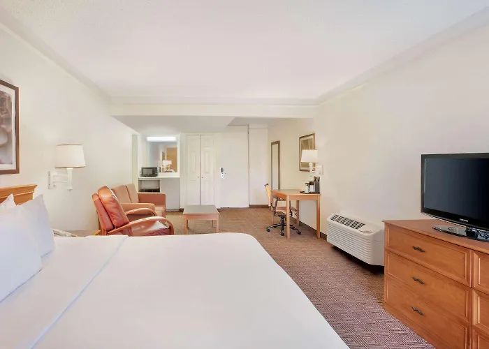 Baymont By Wyndham Daytona Beach - Intl Speedway